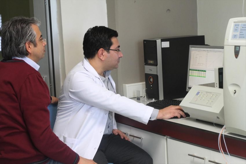 4b6cd pac39ce28099lc3bc bilim c4b0nsanlarc4b1 biyouyumlu biyopolimerik yapay doku ve organ c39czerinde c387alc4b1c59fc4b1yor e1519038769123