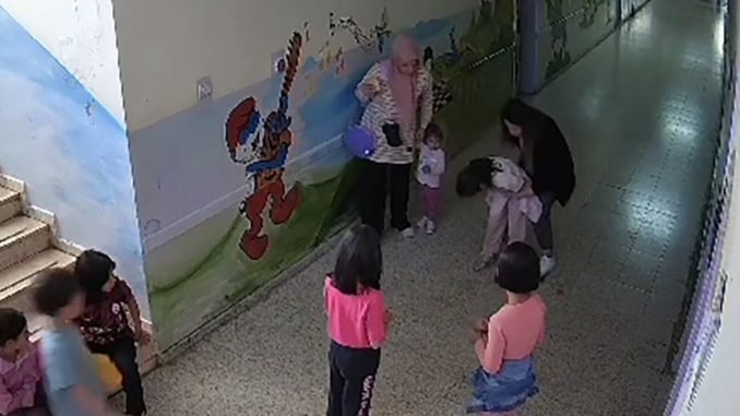 dha-heimlich-manevrasiyla-bir-ogrenci-daha-kurtarildi-9xqEdxbZ.jpg