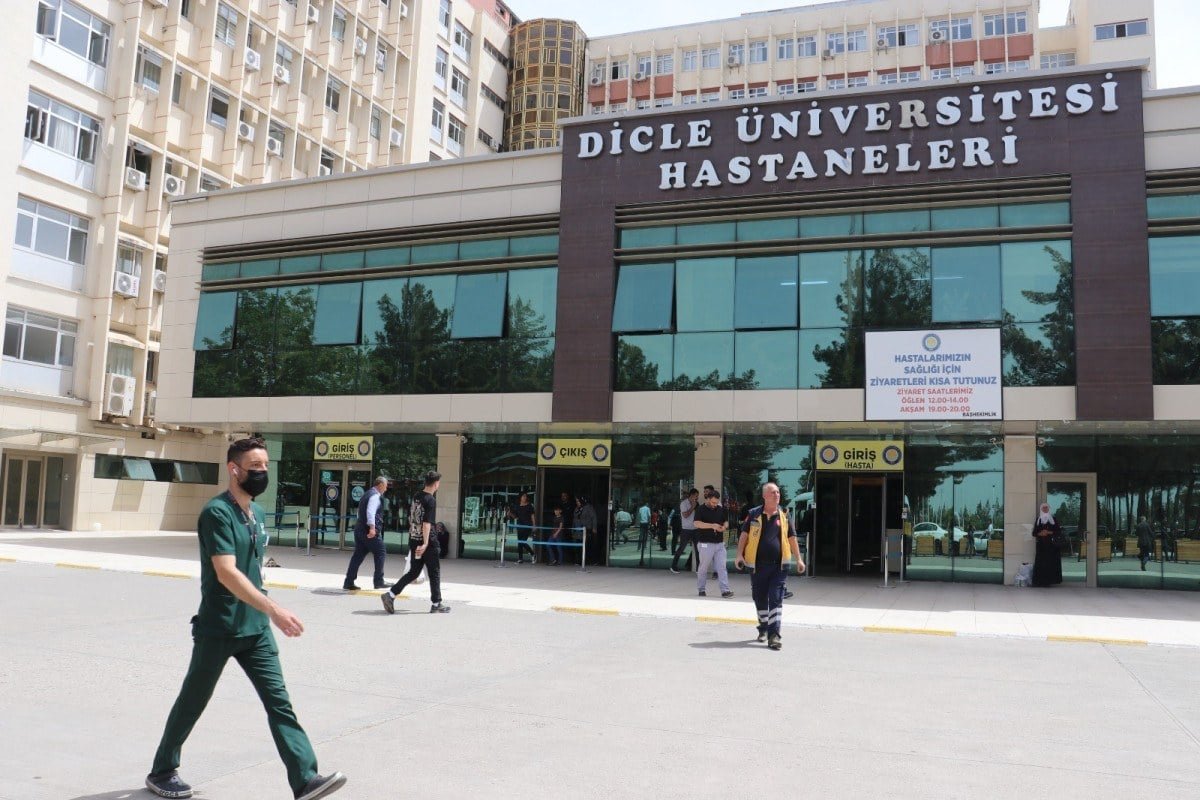 Karın Ağrısı Diye Gittiler, Böbrekte Şaşkınlıkla Karşılaştılar