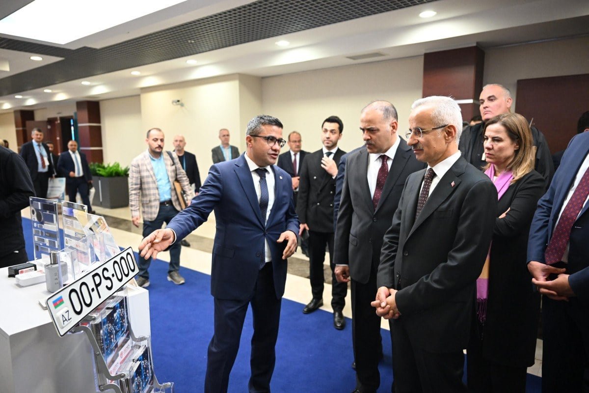 ulastirma-ve-altyapi-bakanindan-akilli-ulasim-sistemleri-zirvesinde-guclu-vurgular-7-YQkGlfh8.jpg