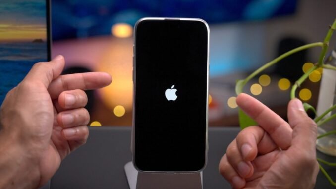 iphone-kullanicilarina-berbat-haber-zaten-olusan-catlaklar-fiyatsiz-tamir-edilmeyecek-p7MGH97z.jpg