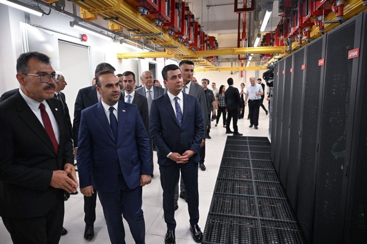 turkiyenin-muhtesem-bilgisayari-arf-tanitildi-iste-ozellikleri-0-DwarVWdv.jpg
