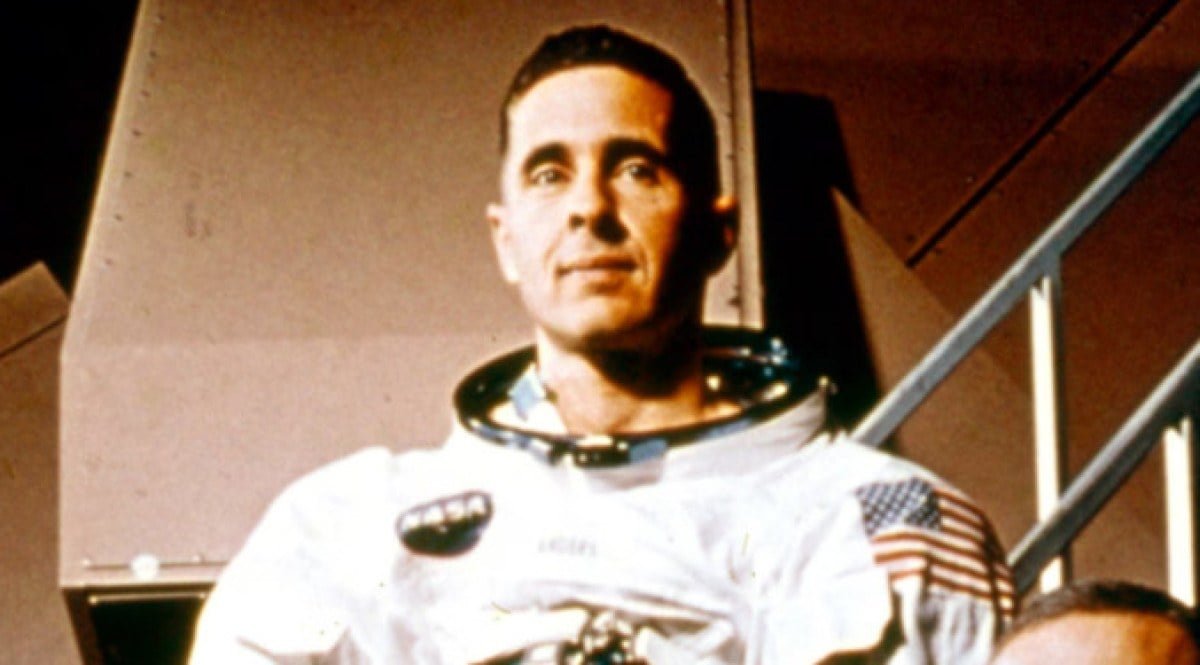 uzaydan-dunyanin-meshur-fotografini-ceken-astronot-anders-ucak-kazasinda-oldu-3-5MOfMcSX.jpg