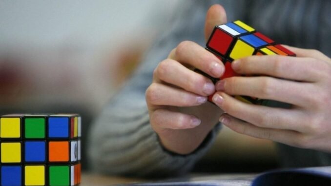 sorun-cozmenin-renkli-yolu-rubik-kupunun-50-yil-donumu-apj42wNw.jpg
