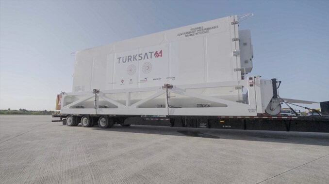 turksat-6a-ile-turkiyenin-tv-yayinciligindan-aldigi-hisse-artacak-9D9N47PW.jpg