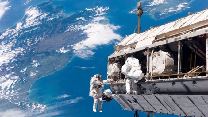 uzay-istasyonundaki-astronotlar-tehlikede-rus-uydusu-100-kesime-ayrildi-EB4zUeHf.jpg