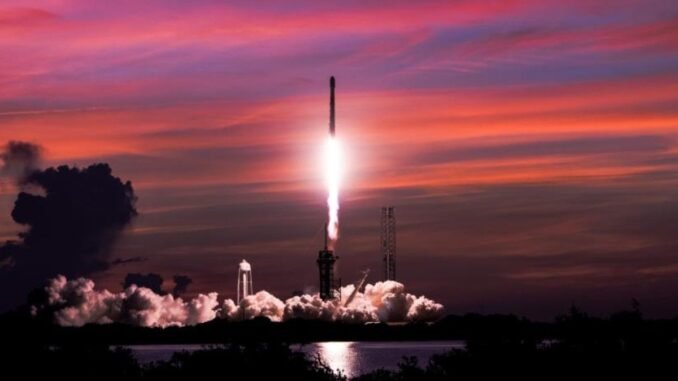 spacex-23-starlink-uydusunu-daha-yorungeye-gonderdi-GdVyDhni.jpg