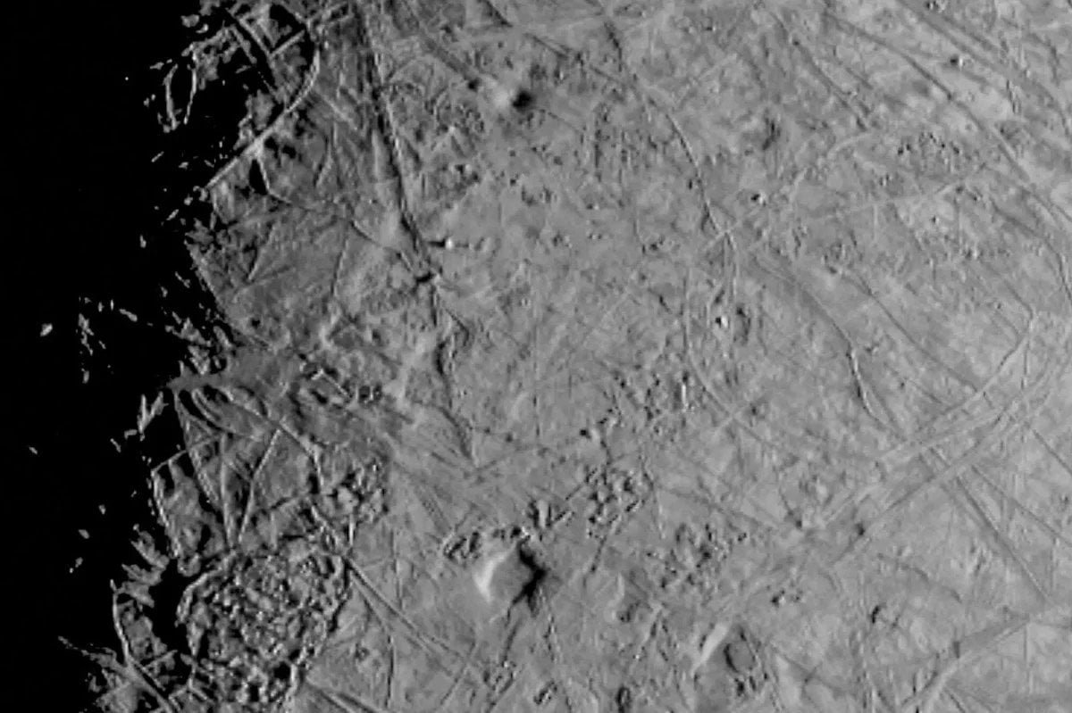 jupiter-ve-europa-uzayda-yasamin-izlerini-arayan-nasanin-yeni-misyonu-0-F3hHgLqm.jpg