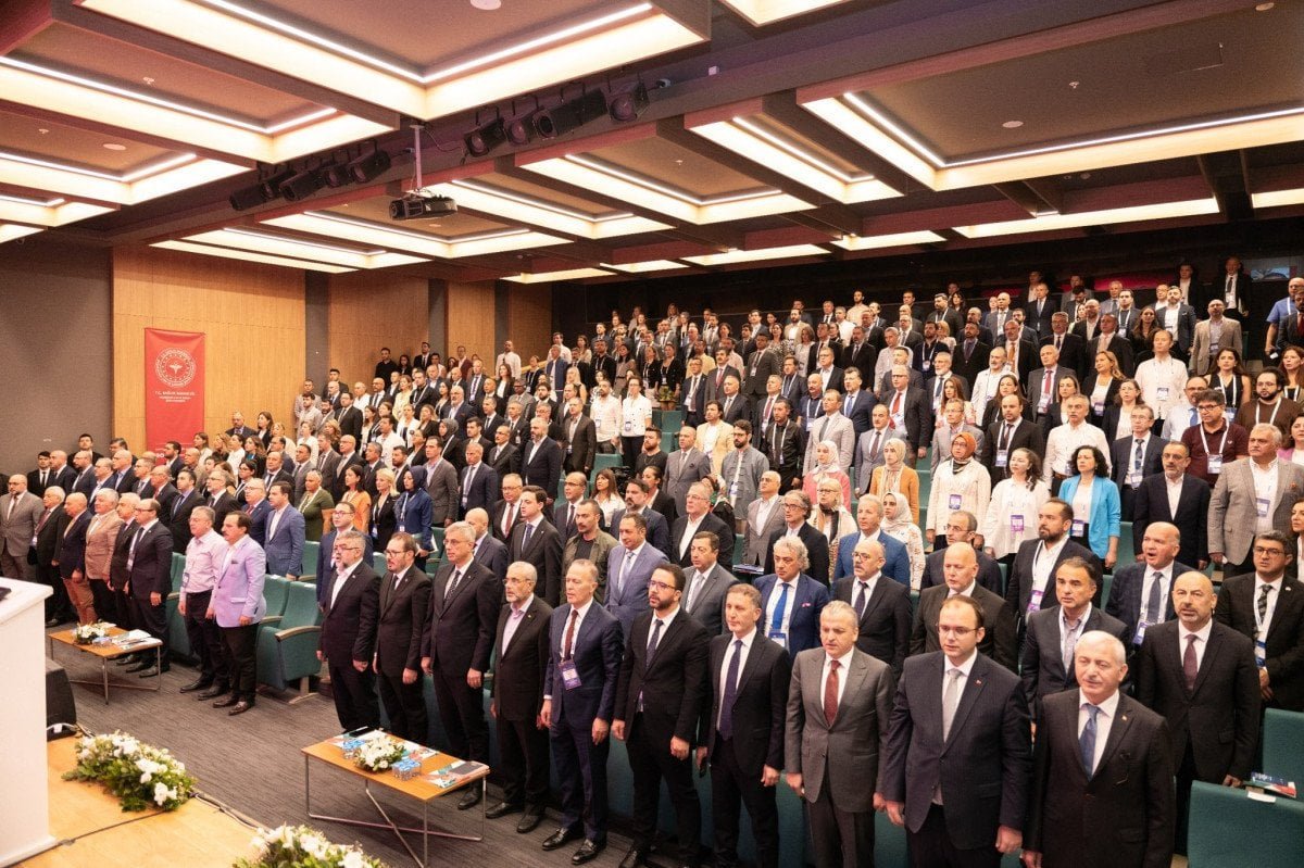 saglik-bakan-yardimcisi-doc-dr-suayip-birincinin-istanbuldaki-saglik-zirvesi-temaslari-0-WBACyWtS.jpg