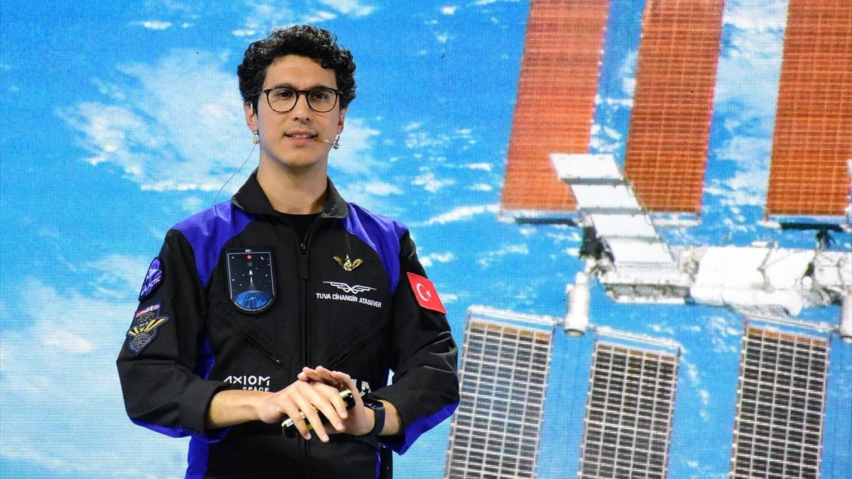 teknofest-2023te-astronot-atasever-genclerle-bulustu-PVFrGUsR.jpg teknofest-2023te-astronot-atasever-genclerle-bulustu-PVFrGUsR.jpg