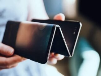 Üç Katlı Telefonlar: Akıllı Telefon Tasarımında Yeni Bir Dönem - KimyaHaberleri