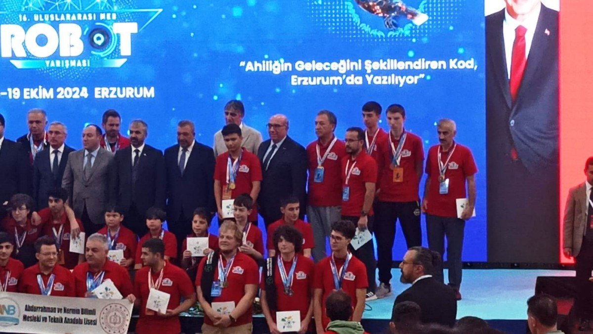 erzurumda-16-uluslararasi-robot-yarismasinda-ogrencilerden-buyuk-basari-4-vJeRIsdR.jpg