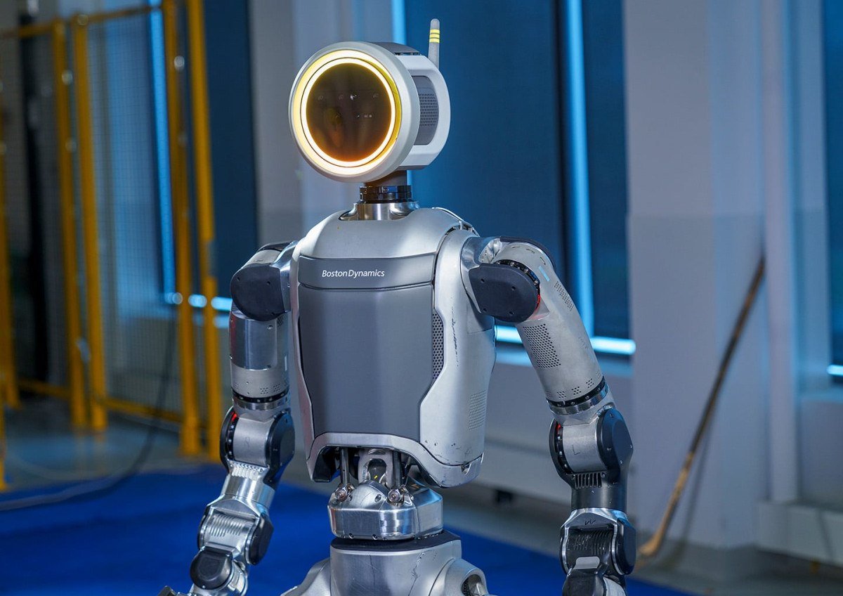 insansi-robotlarin-gelisimi-ve-yapay-zeka-ile-egitimi-1-hO8N6mKP.jpg