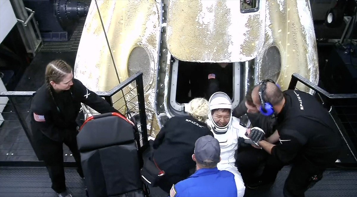 spacexin-crew-8-ekibi-basariyla-dunyaya-dondu-2-rem7qOFy.jpg