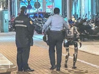 Robotun Gözaltı Anları Toplumsal Medyada Patladı - KimyaHaberleri